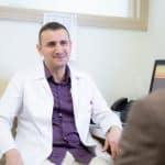 أخصائي المسالك البولية الدكتور أحمد عبد الرزاق يستقبل المراجعين في مستشفى الإمام الحجة (عج) الخيري