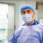 بعد وصوله إلى الفشل الكلوي الكامل: تدخل ناظوري معقّد يضع مسنًّا على طريق الشفاء