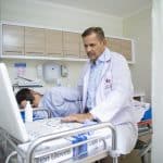 أخصائي أمراض القلب والتداخل القسطاري د. باسم المعموري يستقبل المراجعين