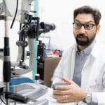 أخصائي طب وجراحة العيون د. حسين صباح يستقبل المراجعين في مستشفى الإمام الحجة (عج) الخيري