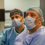 من داخل صالة العمليات: مهارة وإبداع جراحي لأخصائي المسالك البولية د. عدي مجيد نصار