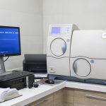 جهاز VITEK 2: دقة وسرعة في تشخيص الالتهابات