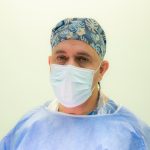 رغم خطورة حالته: نجاح عملية معقدة لاستخراج حصوة كلوية بتقنية متقدمة في مستشفى الإمام الحجة (عج) الخيري