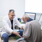 أخصائي جراحة العظام والكسور د. حسين عبد راضي يستقبل المراجعين في مستشفى الإمام الحجة (عج) الخيري 