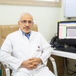 الجراح الاستشاري الدكتور عبد الزهرة الأسدي في مستشفى الإمام الحجة (عج) الخيري