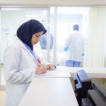 كاميرا المستشفى ترصد: كيف يؤدي طاقم وحدة العناية القلبية مهامهم اليومية