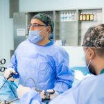 بعملية جراحية واحدة: إعادة تصحيح تحويل المسار وإصلاح فتق الحجاب الحاجز لسيدة أربعينية